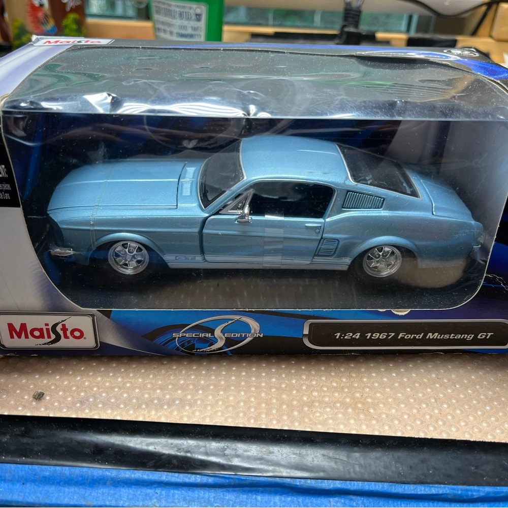 Maisto 1:24 1967 Ford Mustang GT Diecast - Light Blue